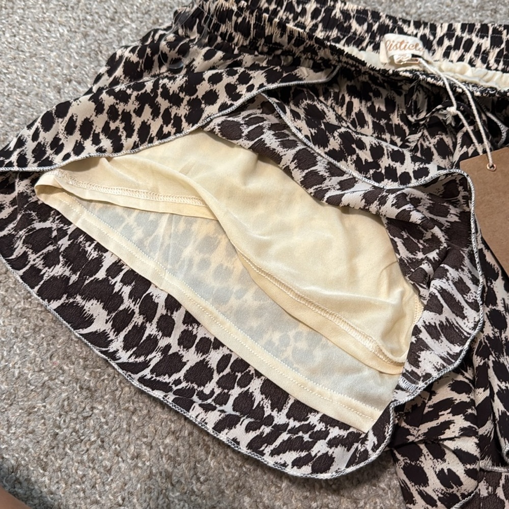 Shorts - Picture 4 of 4